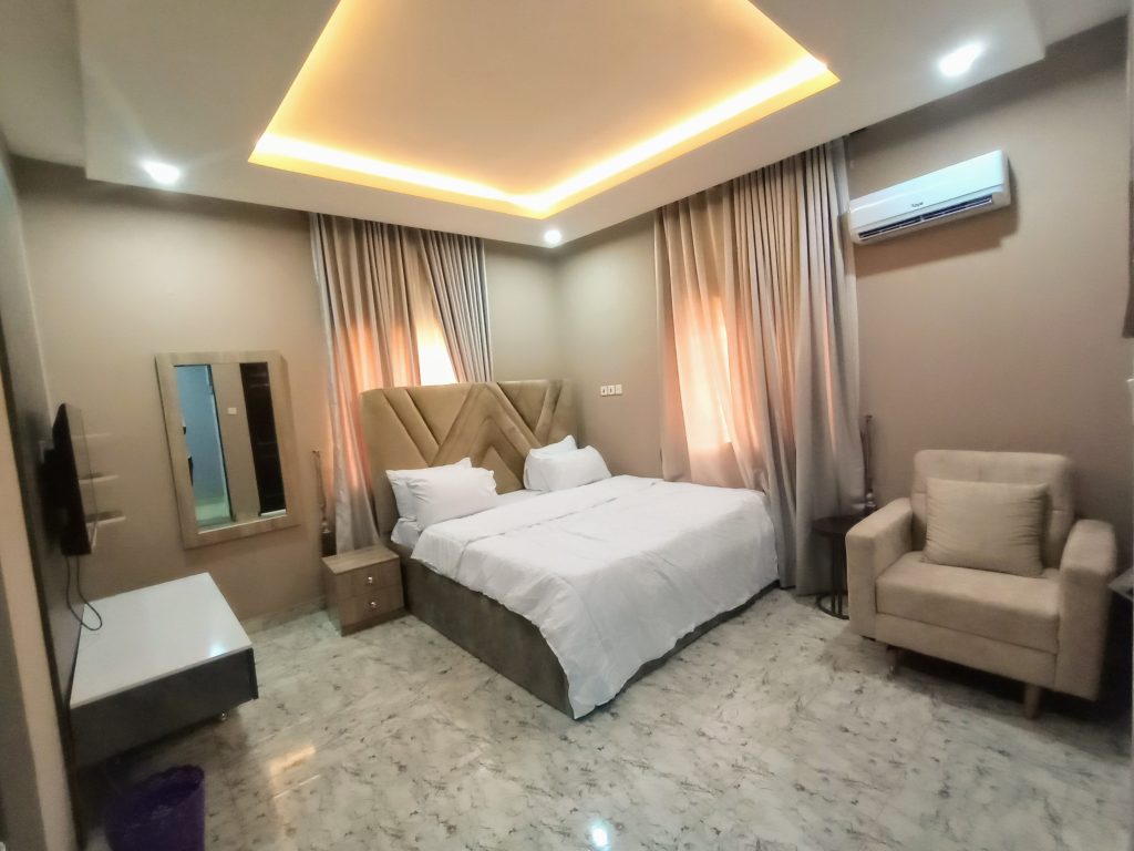 flat A2 {GROVE ROOM}