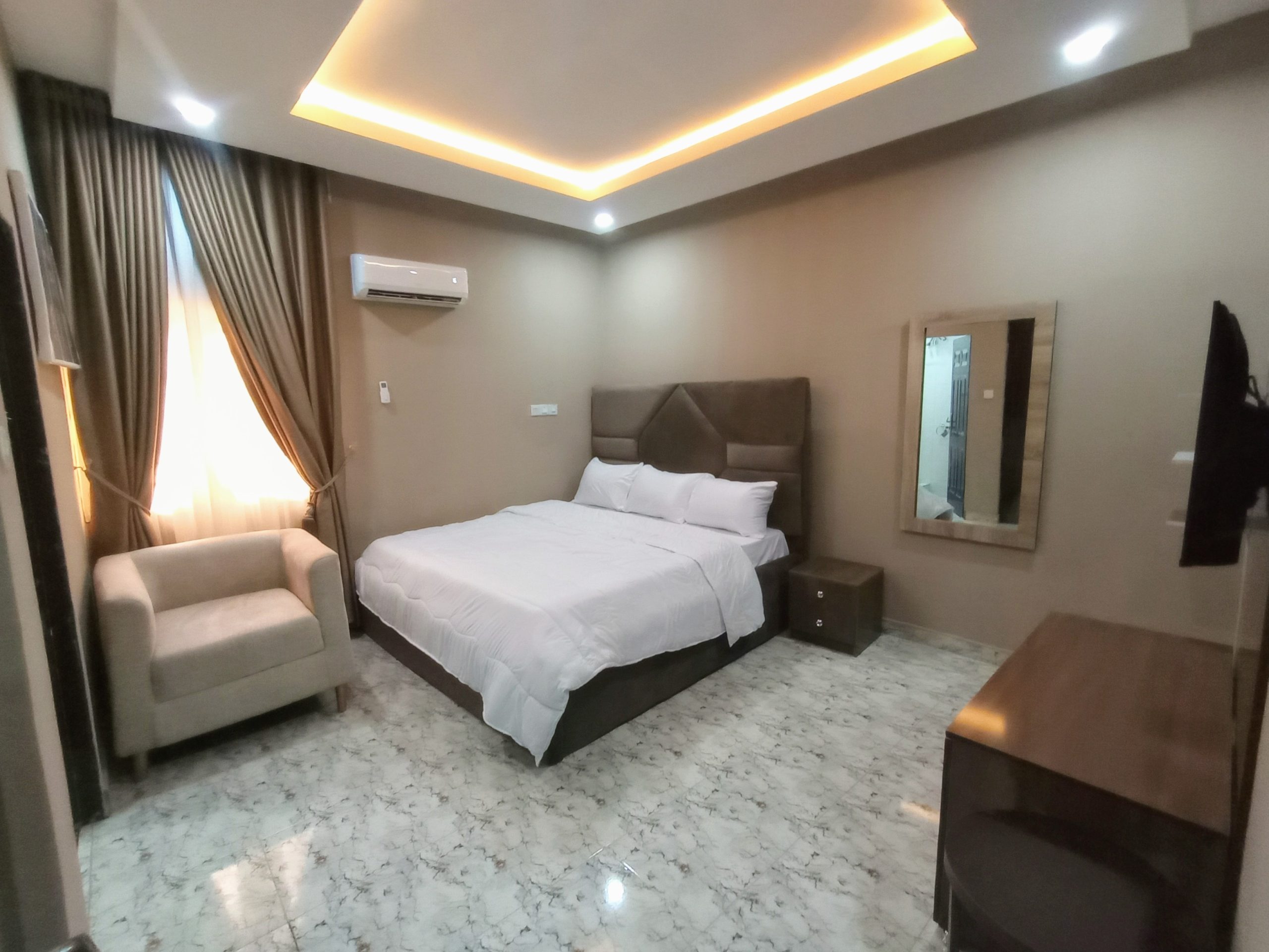 flat A3 {TWILIGHT ROOM}