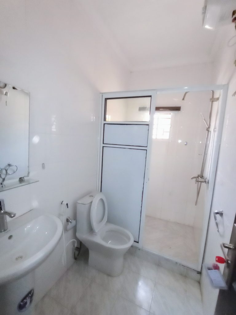 flat A5 {HAVEN TOILET}