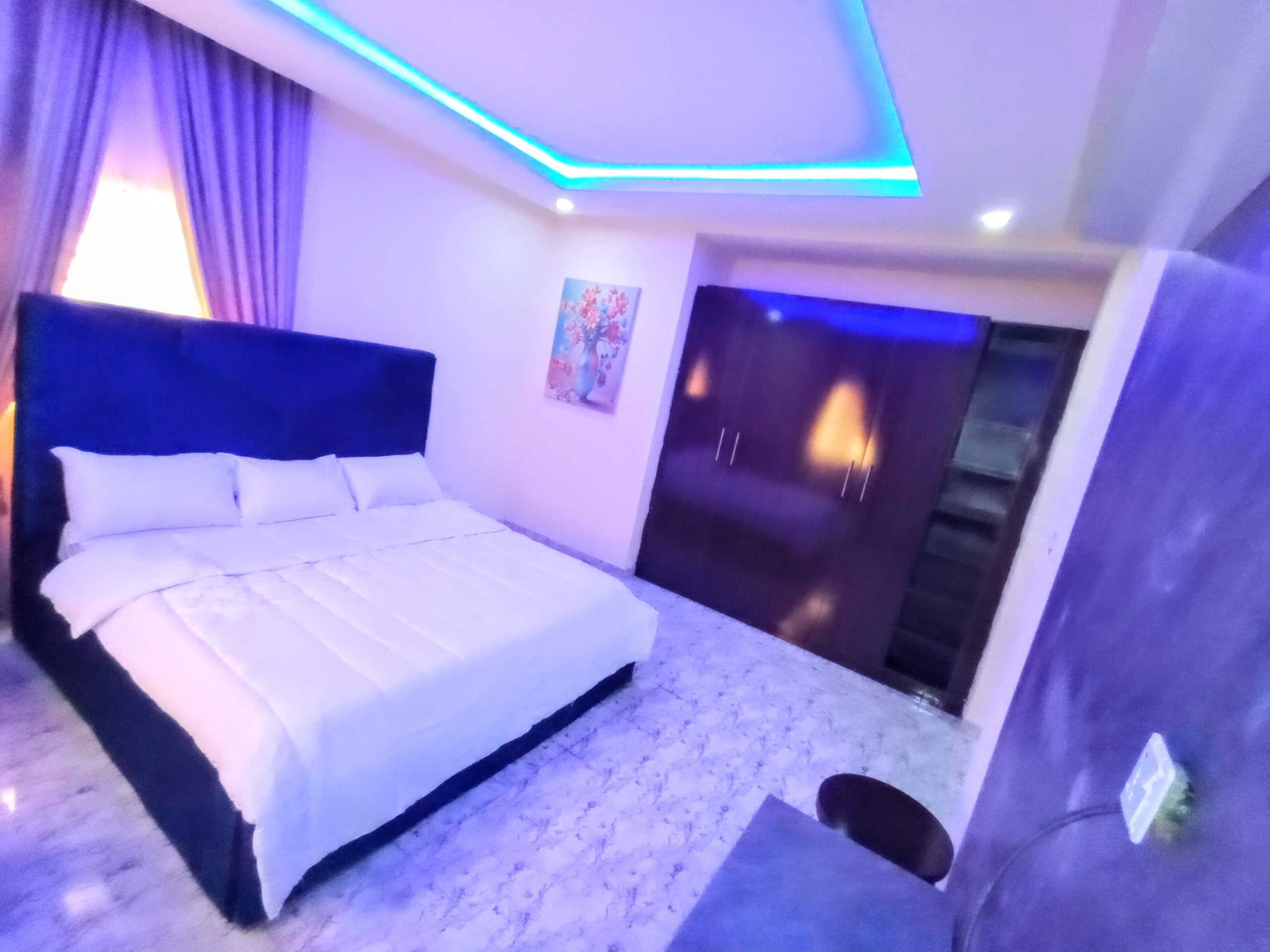 flat A6 {AURORA ROOM}