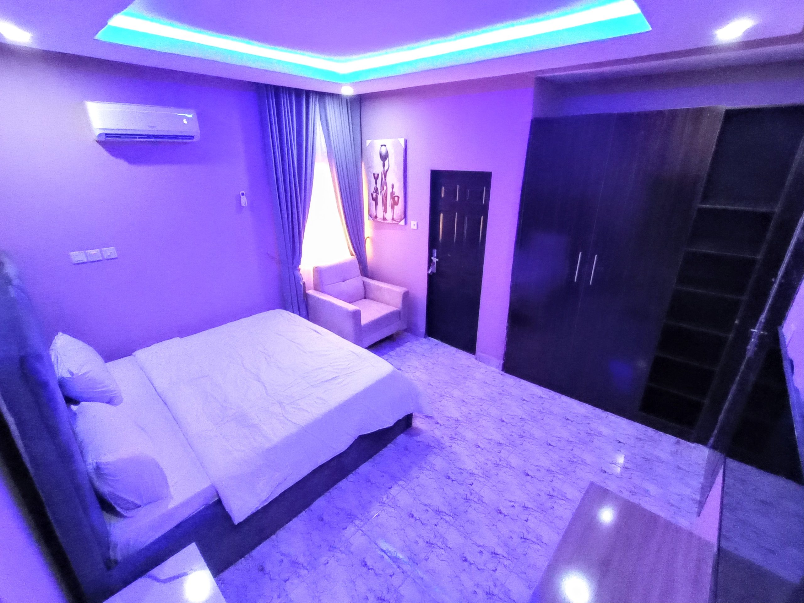 flat A6 {BREEZE ROOM}