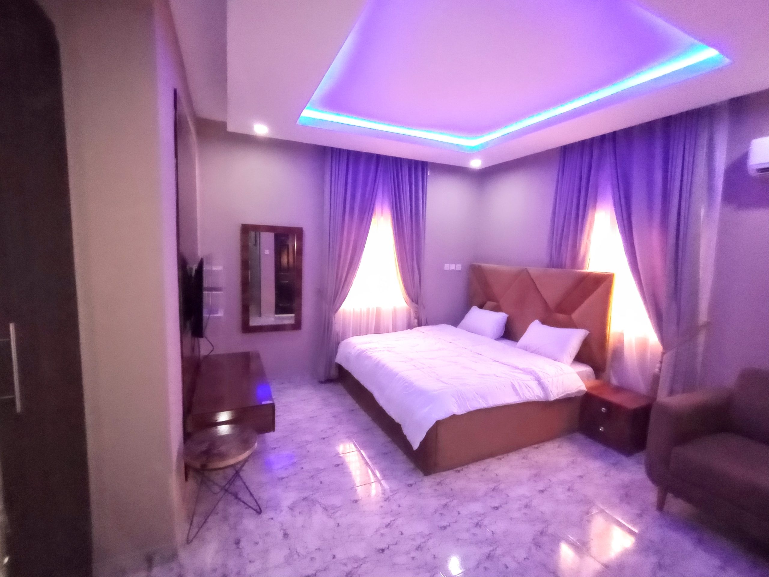 flat A6 {GROVE ROOM}